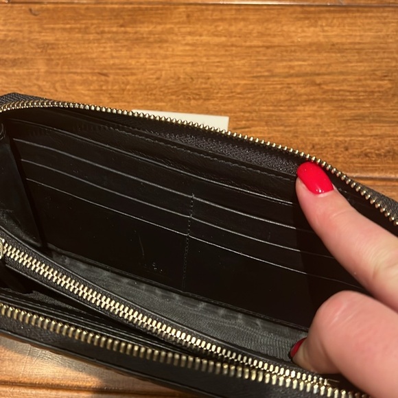 Gucci | Black Guccissima Leather Zip Around Wallet - Picture 9 of 9